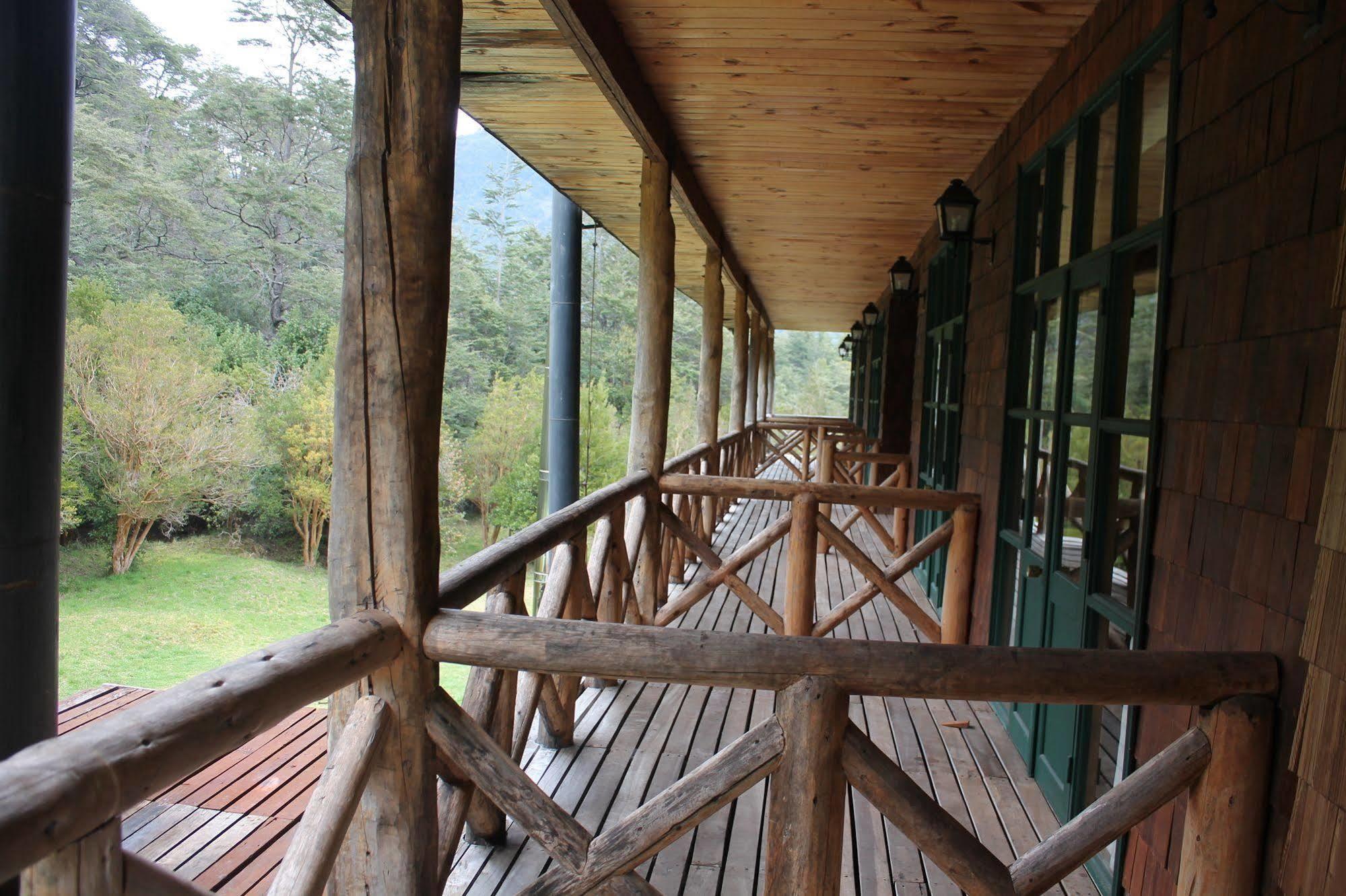 Mitico Puelo Lodge Las Gualas Exterior foto